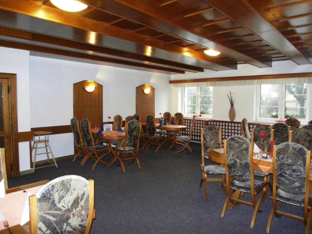 Penzion A Restaurace U Veterana Frenstat pod Radhostem Exterior foto