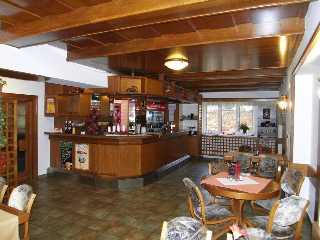 Penzion A Restaurace U Veterana Frenstat pod Radhostem Exterior foto